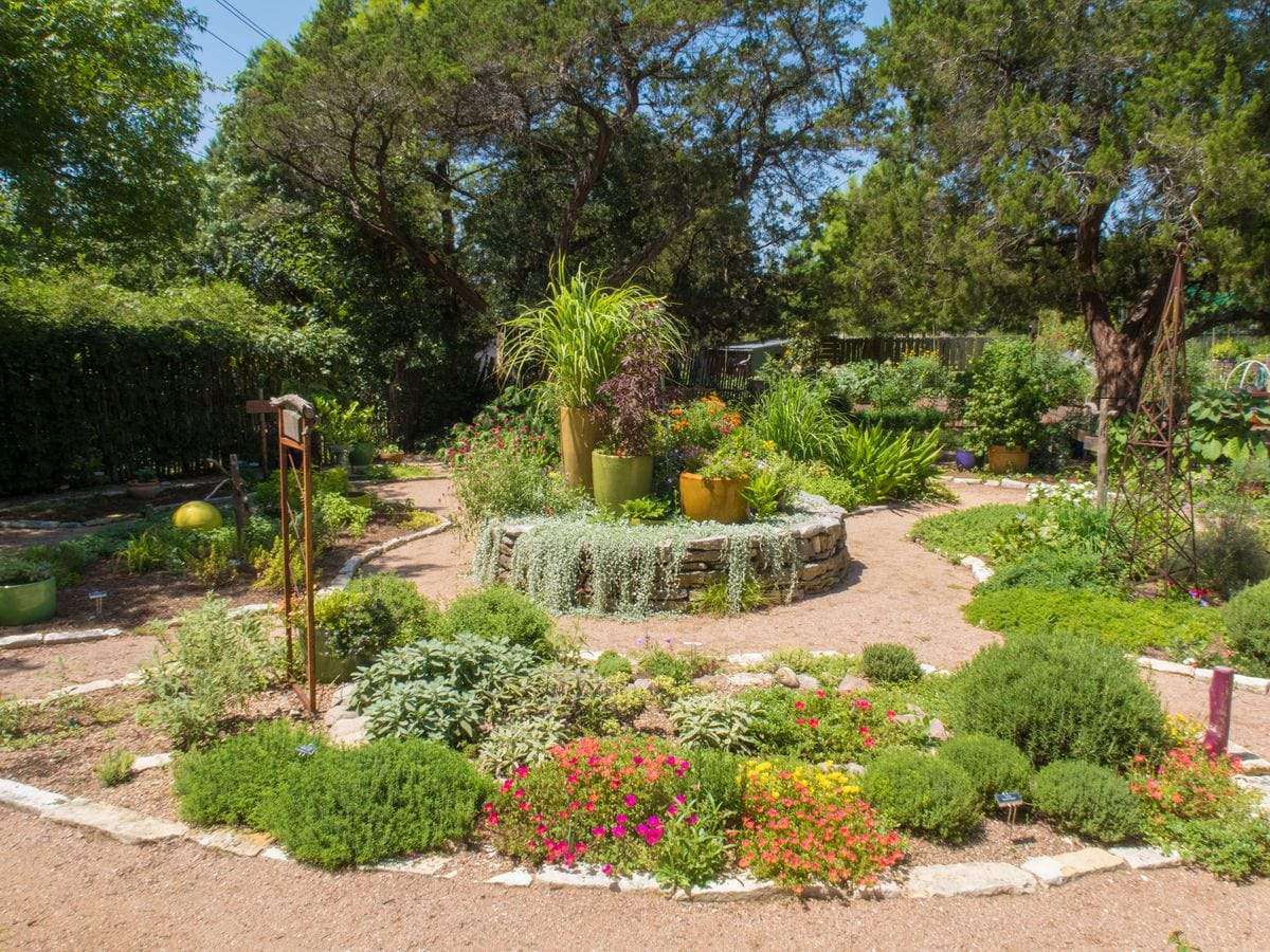 Cream Sofa - My Perfect Rose Garden 